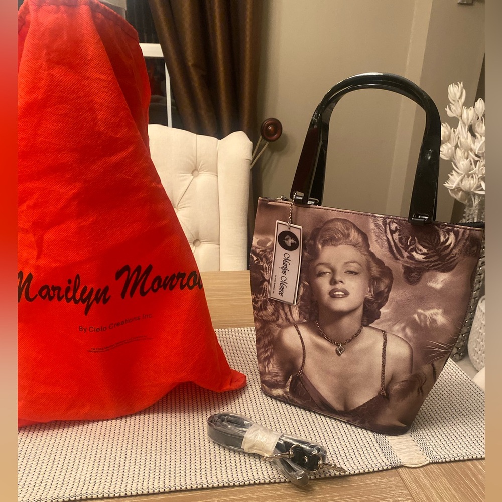 NEW MARILYN MONEOE BAG, Packaged New Strap &  Red Dust Bag! 💋💋💋🫦🫦🫦👜👜👜